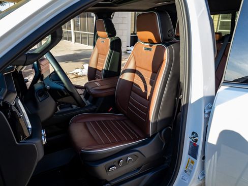 Used 2025 GMC Sierra 2500 Denali Ultimate w/ Max Trailering Package image 29