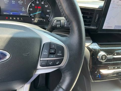 Used 2023 Ford Explorer Limited AWD/4WD image 12