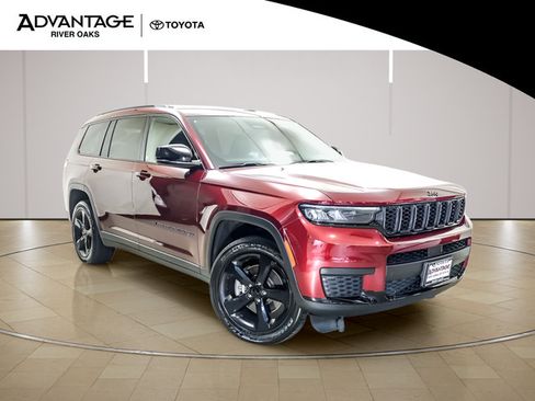 Used 2023 Jeep Grand Cherokee L Laredo AWD/4WD image 2