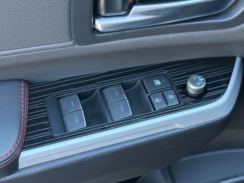 Used 2025 Toyota Sienna XSE w/ XSE Plus Package image 12