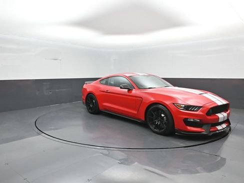 Used 2016 Ford Mustang Shelby GT350 w/ Technology Package RWD image 2