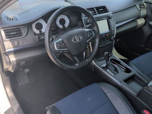 Used 2016 Toyota Camry SE FWD image 15
