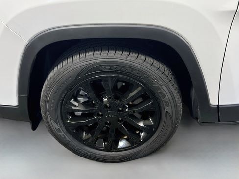 Used 2022 Jeep Cherokee Latitude Lux FWD image 13