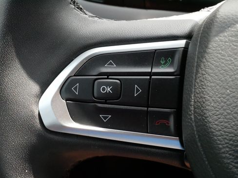 Used 2025 Jeep Compass Limited AWD/4WD image 26