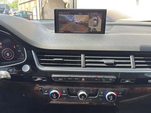 Used 2017 Audi Q7 3.0T Premium Plus w/ Premium Plus Package image 18