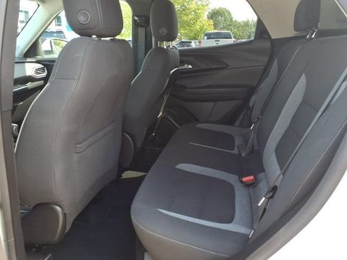 Used 2023 Chevrolet TrailBlazer LT FWD image 9