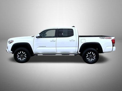 Used 2016 Toyota Tacoma TRD Sport image 8