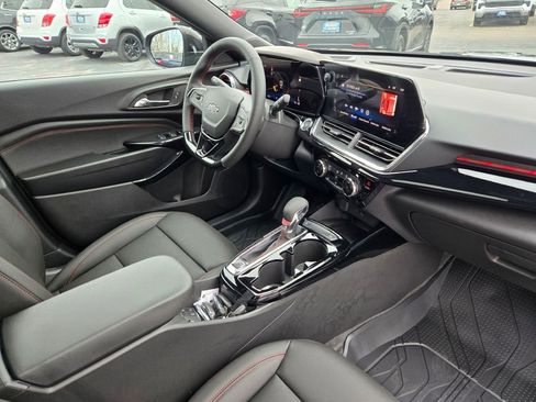 New 2026 Chevrolet Trax RS w/ Sunroof Package image 5