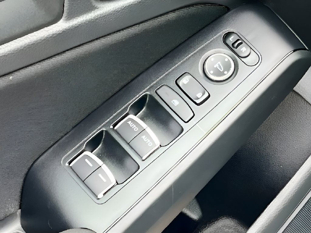Used 2025 Honda Civic Sport image 17