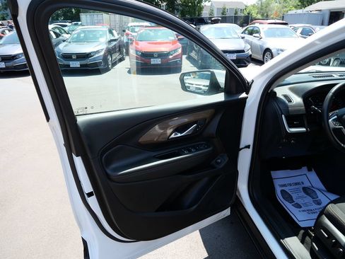 Used 2019 GMC Terrain SLE w/ Driver Convenience Package AWD/4WD image 16