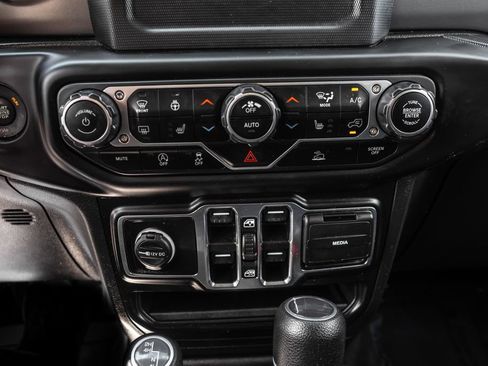 Used 2023 Jeep Wrangler Unlimited Sport AWD/4WD image 20