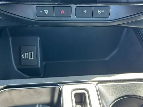 New 2025 Ford F150 Lightning Flash AWD/4WD image 24