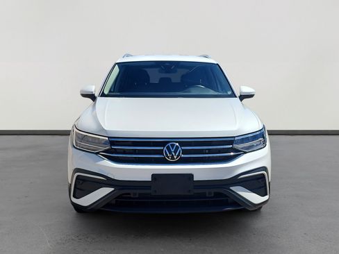 Certified 2023 Volkswagen Tiguan SE image 8