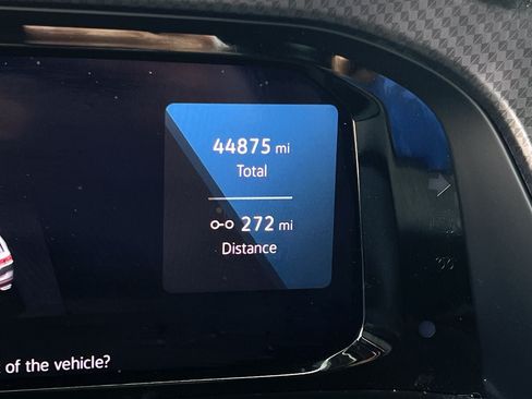 Used 2025 Volkswagen Atlas Peak Edition SE AWD/4WD image 8