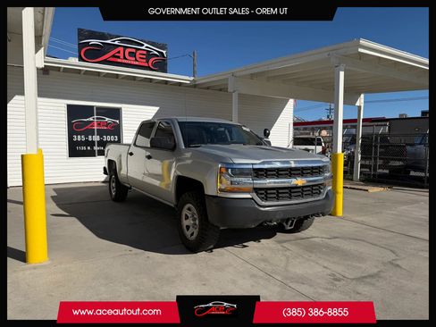 Used 2018 Chevrolet Silverado 1500 W/T w/ Trailering Package AWD/4WD image 1