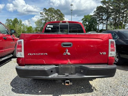 Used 2006 Mitsubishi Raider DuroCross image 6