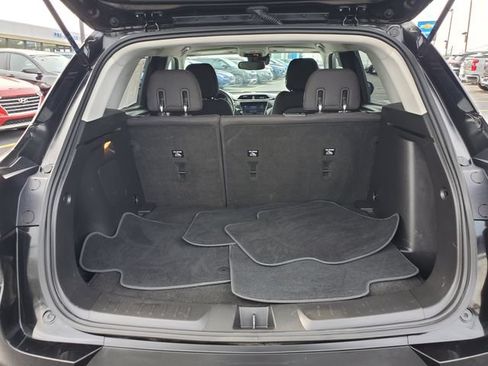 Used 2022 Chevrolet TrailBlazer LT w/ Convenience Package FWD image 11