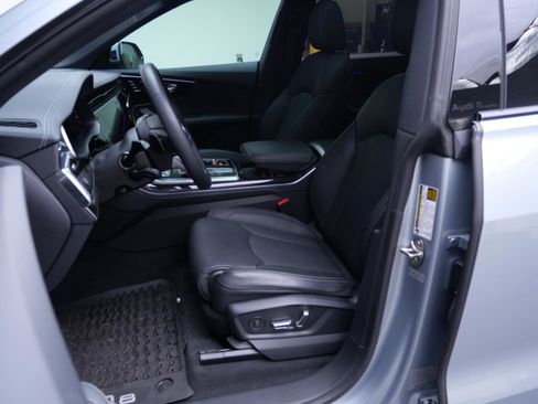 Used 2024 Audi Q8 Prestige w/ Prestige Package AWD/4WD image 24