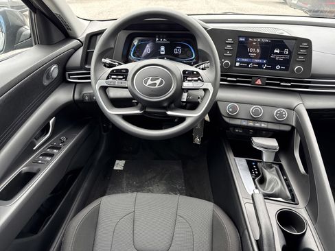 New 2026 Hyundai Elantra SE FWD image 14