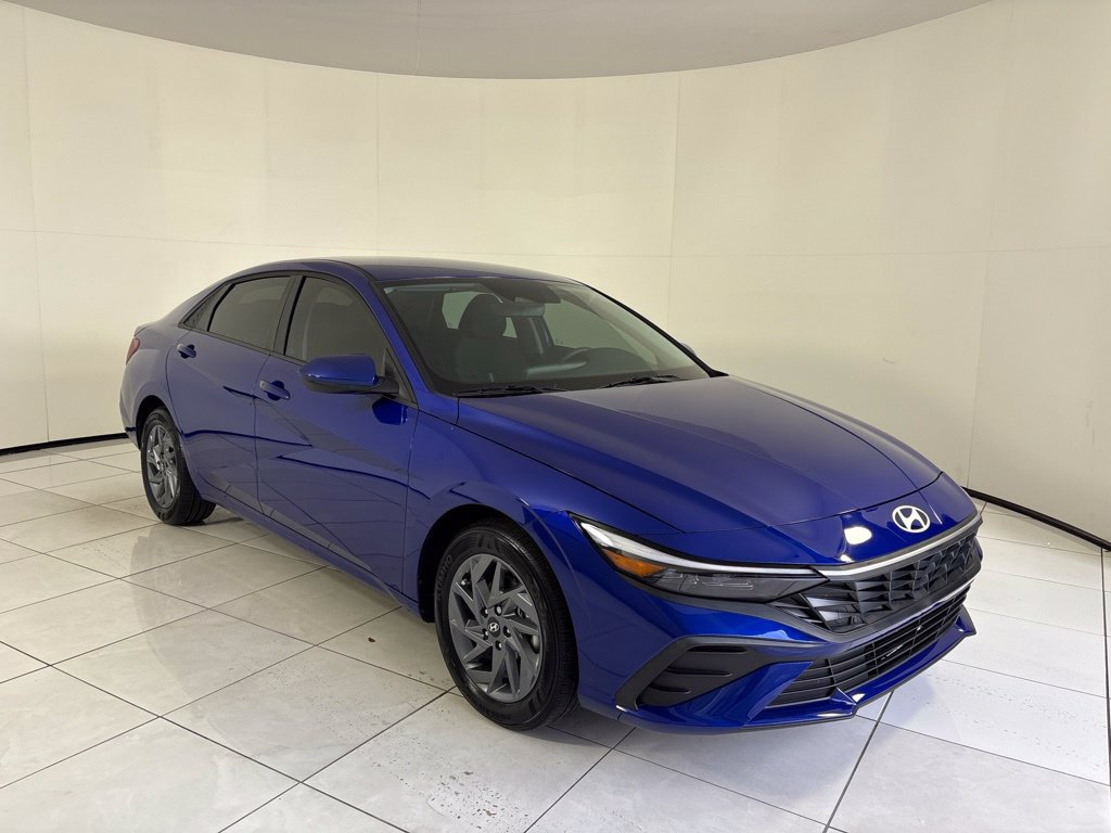 Certified 2025 Hyundai Elantra Hybrid FWD image 7