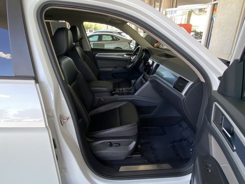 Certified 2023 Volkswagen Atlas SEL R-Line AWD/4WD image 48