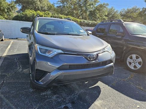 Used 2018 Toyota RAV4 LE image 4