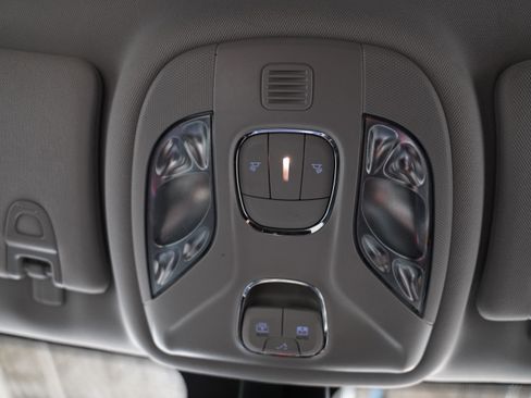 Used 2022 Jeep Compass Latitude w/ Sun and Sound Group AWD/4WD image 30