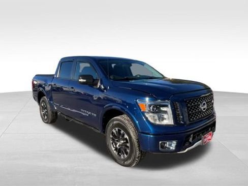 Used 2019 Nissan Titan PRO-4X AWD/4WD image 35