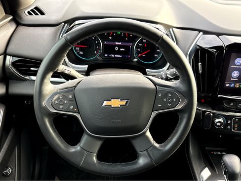 Used 2023 Chevrolet Traverse LT image 14