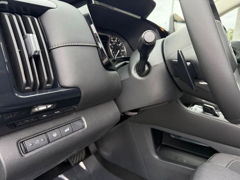 New 2025 Nissan Pathfinder SV w/ SV Premium Package image 14