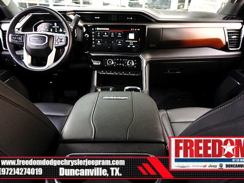 Used 2025 GMC Sierra 2500 Denali w/ Denali Reserve Package image 11