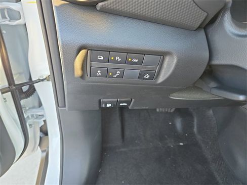 New 2025 Nissan Kicks Play S image 9