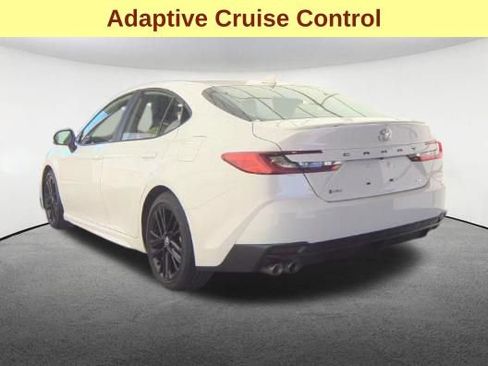 Used 2025 Toyota Camry SE FWD image 8
