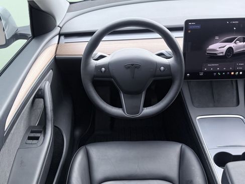 Used 2024 Tesla Model Y Long Range AWD/4WD image 52