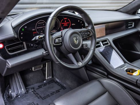 Certified 2025 Porsche Taycan Turbo image 4