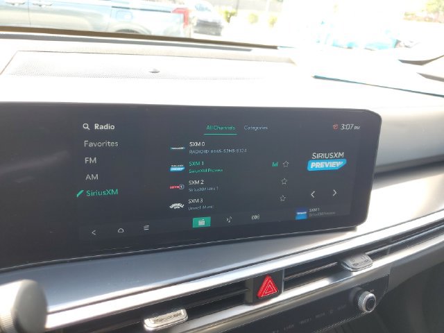 Certified 2025 Kia Sorento S AWD/4WD image 33