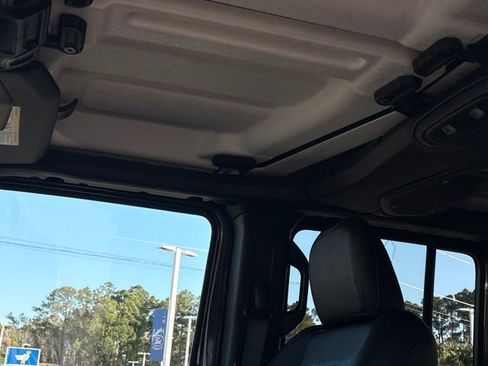 Used 2024 Jeep Wrangler Unlimited Rubicon 4xe w/ Technology Group image 21