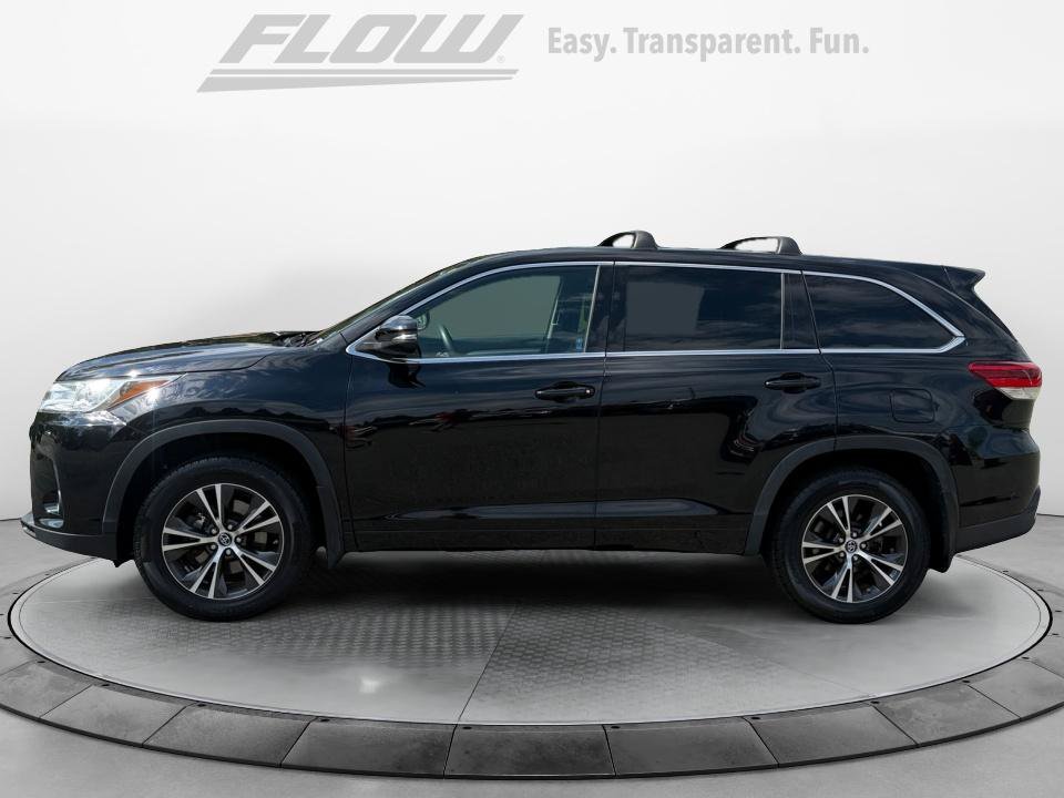 Used 2017 Toyota Highlander LE AWD/4WD image 5