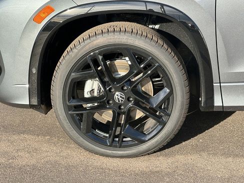 New 2026 Volkswagen Tiguan SE R-Line AWD/4WD image 6