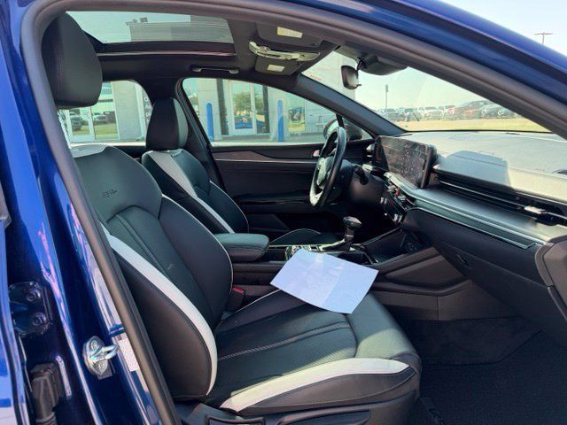 Used 2025 Kia K5 GT-Line w/ GT-Line Premium Package FWD image 9