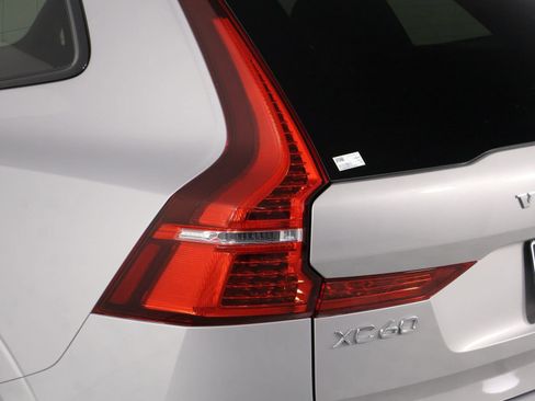 Used 2024 Volvo XC60 T8 Ultimate AWD/4WD image 18