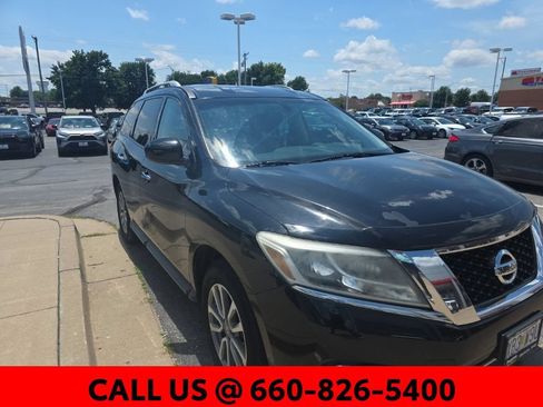 Used 2016 Nissan Pathfinder SV AWD/4WD image 3