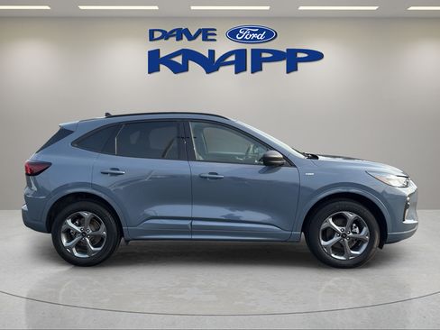 Used 2024 Ford Escape ST-Line w/ Tech Pack #1 AWD/4WD image 7