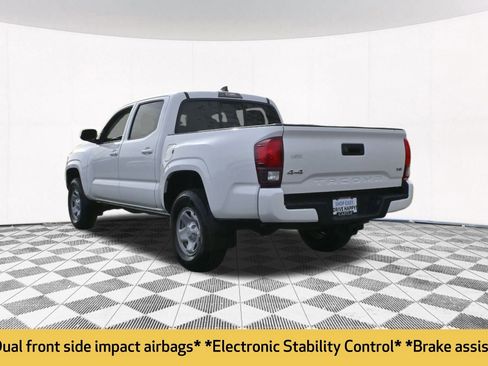 Used 2022 Toyota Tacoma SR image 10