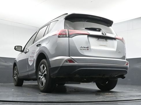 Used 2018 Toyota RAV4 LE image 21