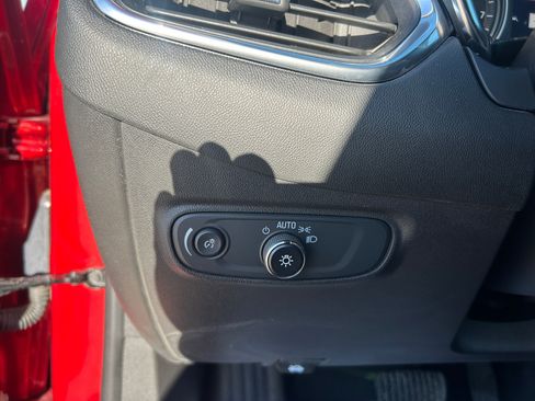 Used 2022 Chevrolet Equinox LT FWD image 18