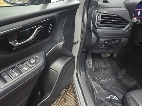 Used 2025 Subaru Forester Touring image 29