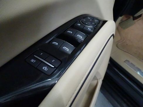 Certified 2023 Cadillac Escalade ESV Premium Luxury AWD/4WD image 11