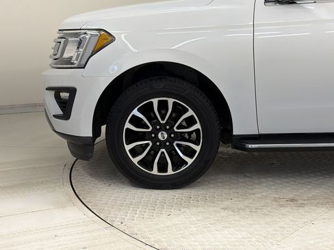 Used 2020 Ford Expedition XLT w/ Equipment Group 202A RWD image 11