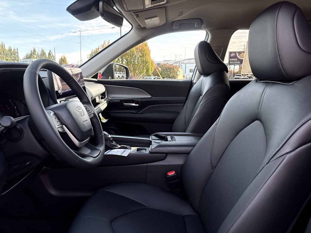 New 2026 Toyota Grand Highlander XLE FWD image 13